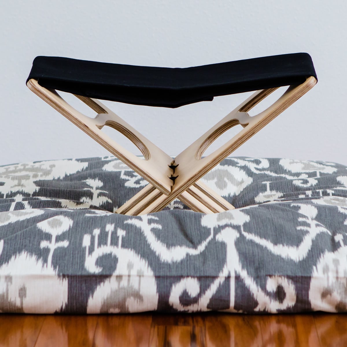 Nomad Meditation Bench - Still Sitting Meditation Benches