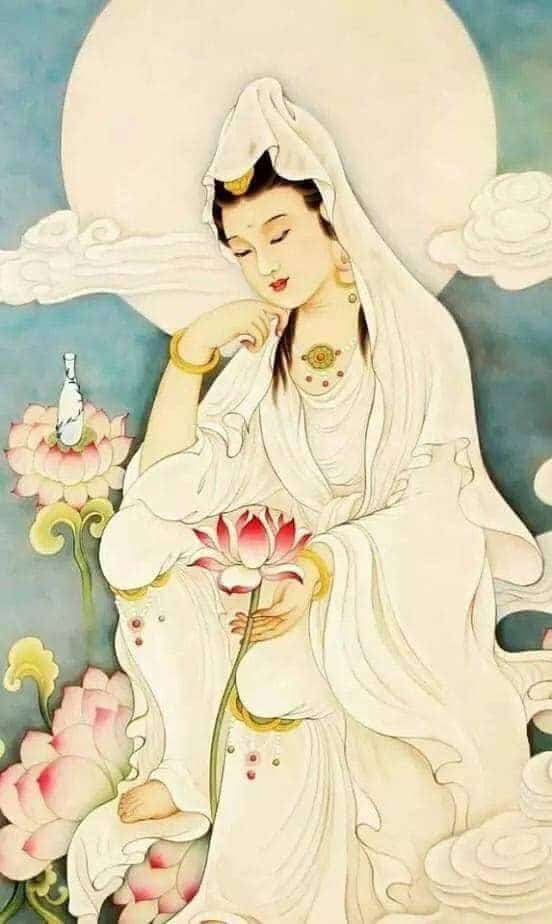 Kuan Yin Statues and Iconography - Still Sitting